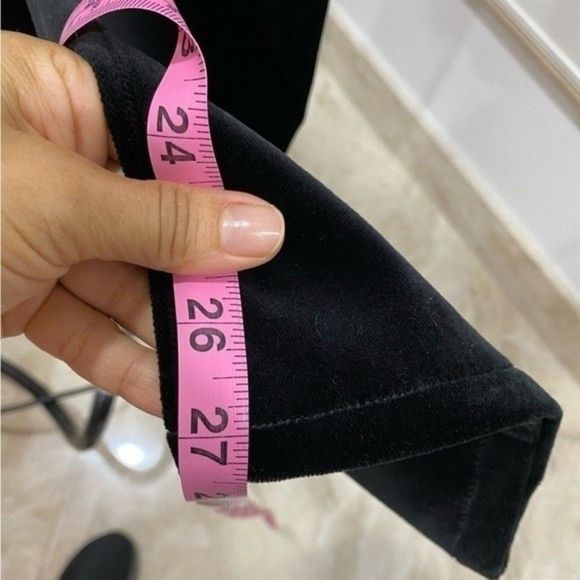 7 All mankind jeans. Black Velvet Straight Leg. 26 - Picture 12 of 13